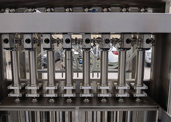 自動化辣子醬灌裝設(shè)備