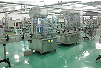 橄欖油-自動灌裝鎖蓋貼標生產線車間實拍